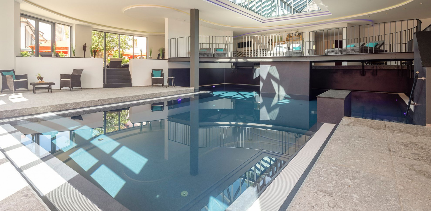 Hotelanlage Schwimmbad Henne